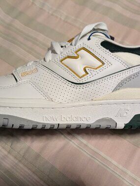 New Balance BB550 Mens 7.5 White/Green Leather Sneakers New Condition